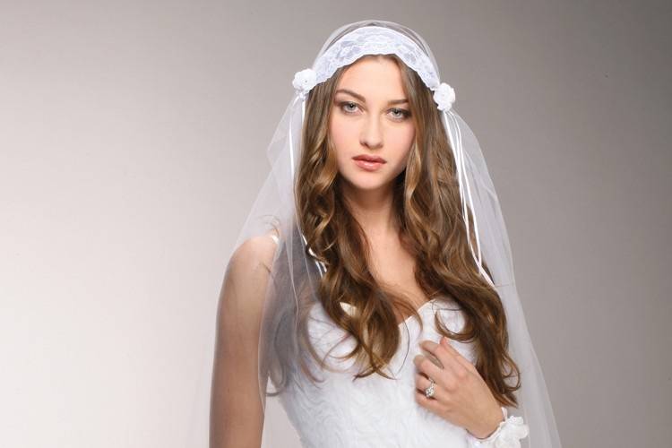 Distinctive Veils & Accessories