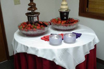 Pacers Catering Service fruit platter and chocolate fountain