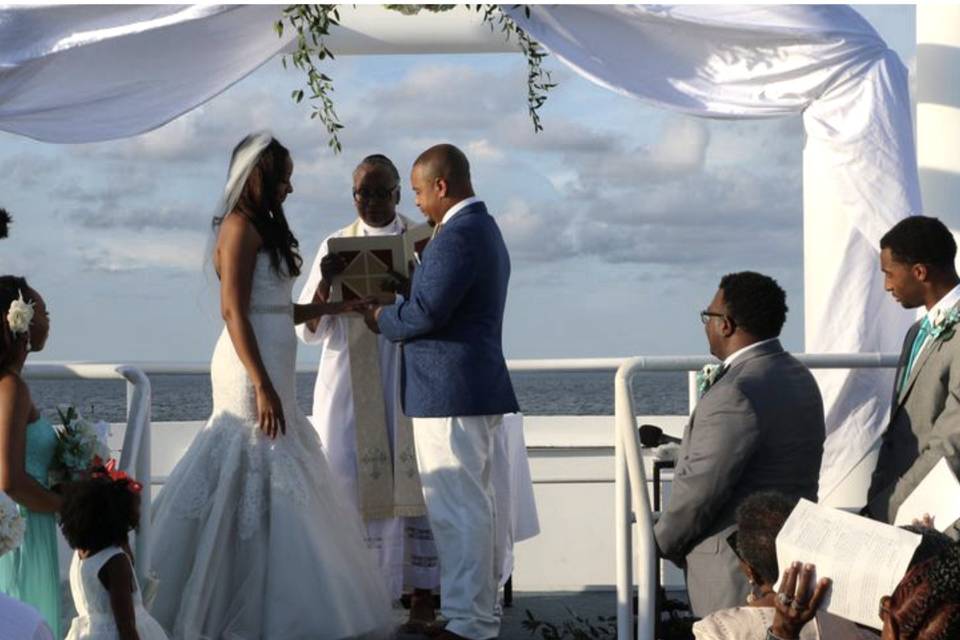 MARRIAGE ON A YACHT