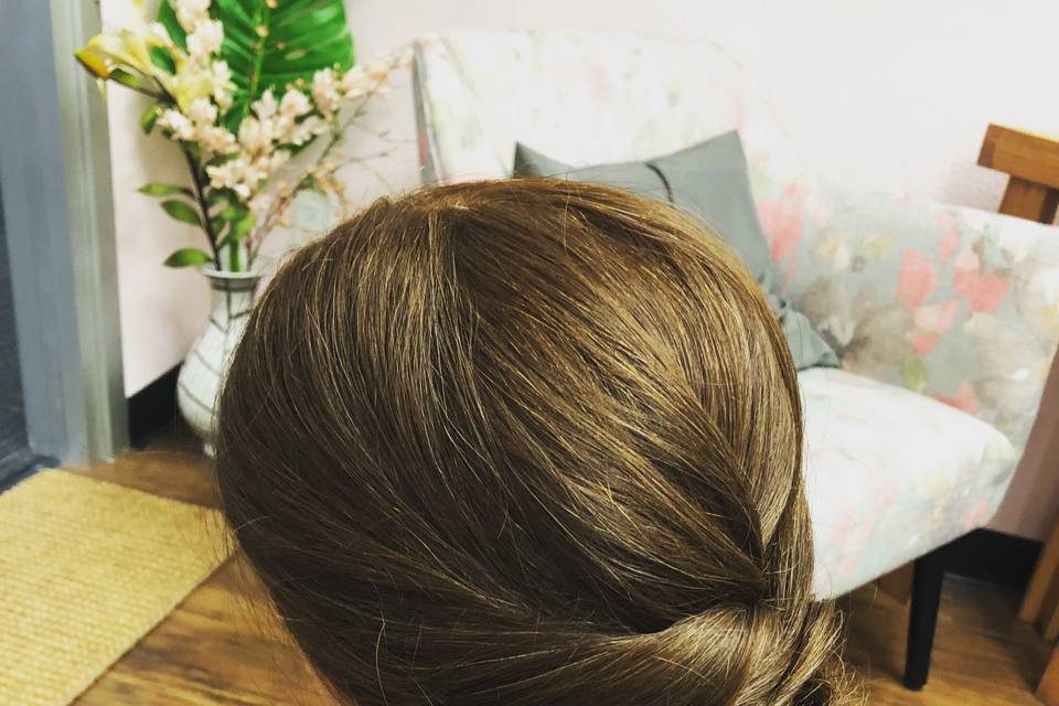 Twisted low Bun