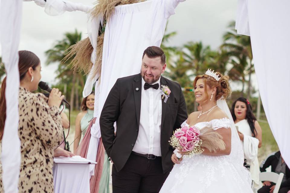 Intimate and romantic wedding