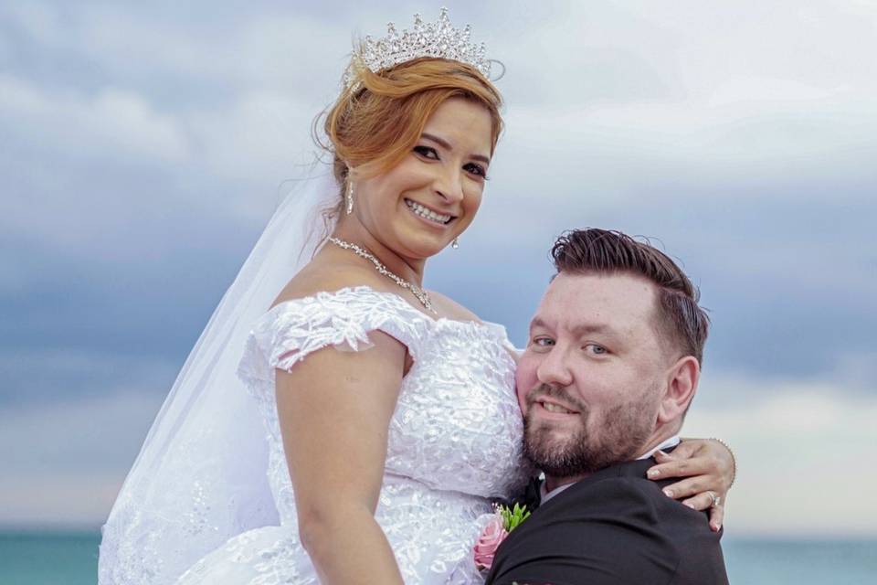 Intimate and romantic wedding