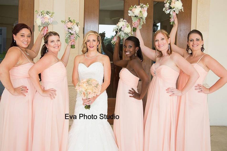 The bride with her bridesmaids