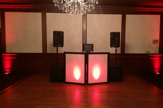 MA Wedding DJ with uplighting