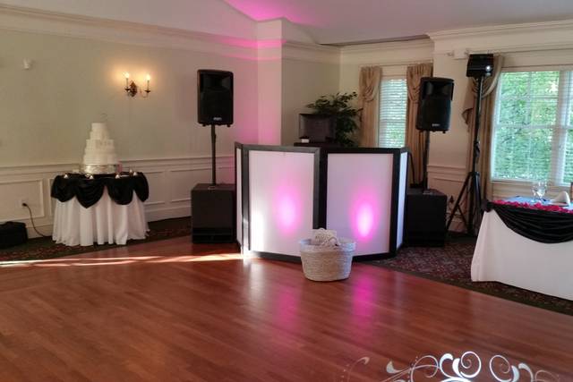 MA Wedding DJ with uplighting