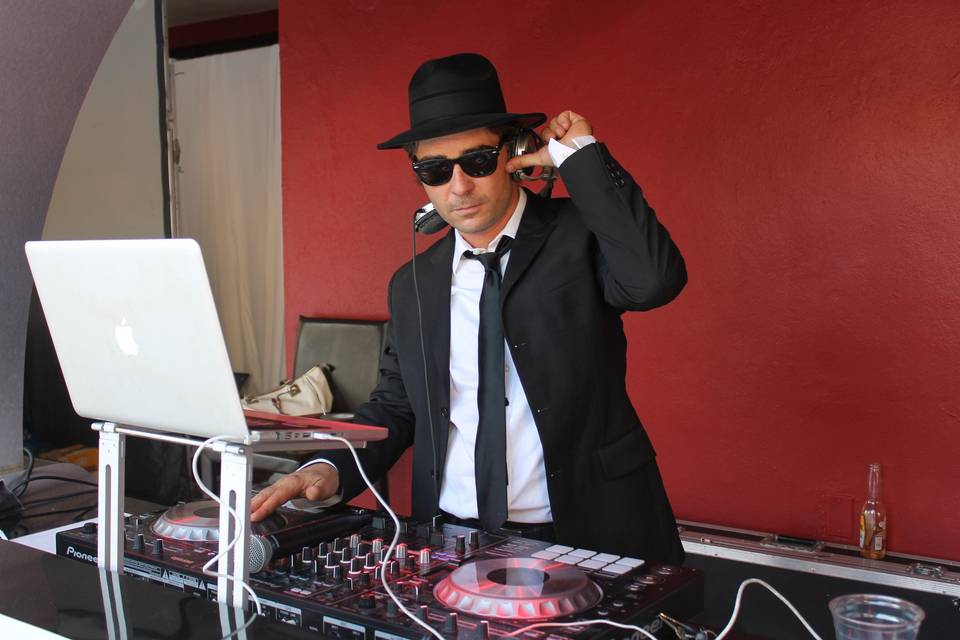DJ EFI - Samba Entertainment