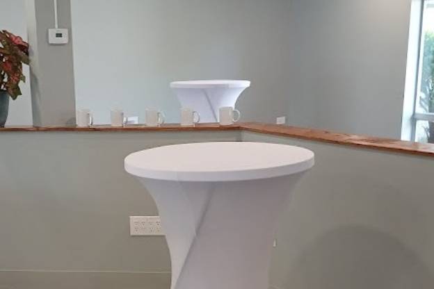 Cocktail Table w/ Cover