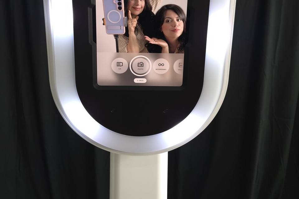 Sisters Photo Booth