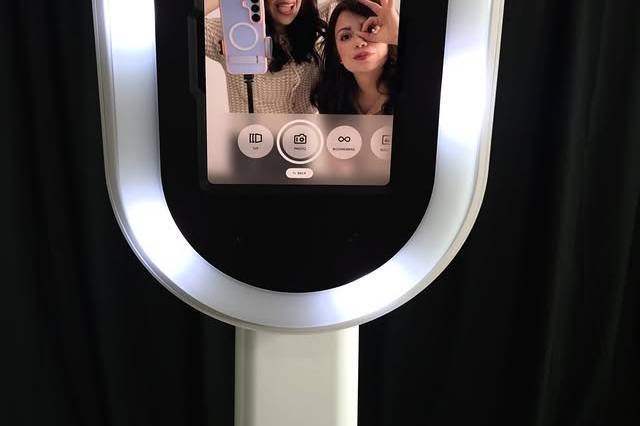 Sisters Photo Booth