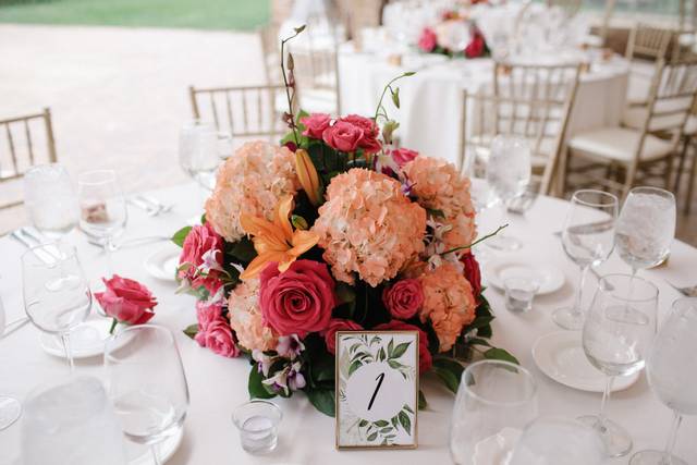 Fresh Floral centre piece tabd