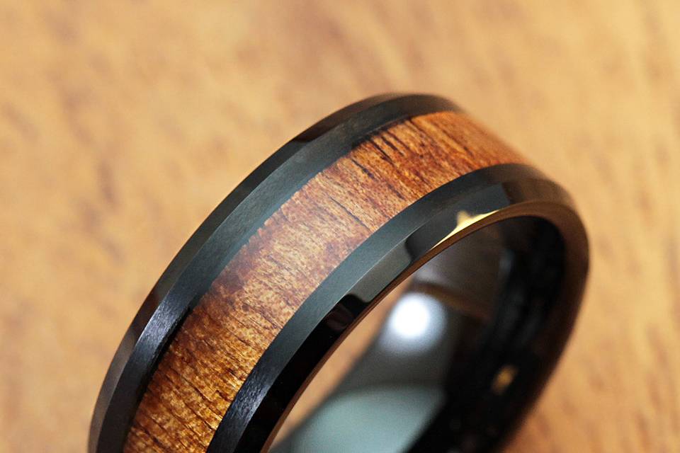 Black and brown ring