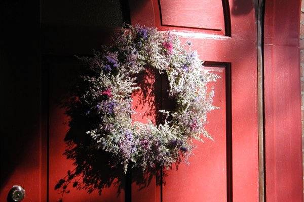 Door wreath using dried flowers