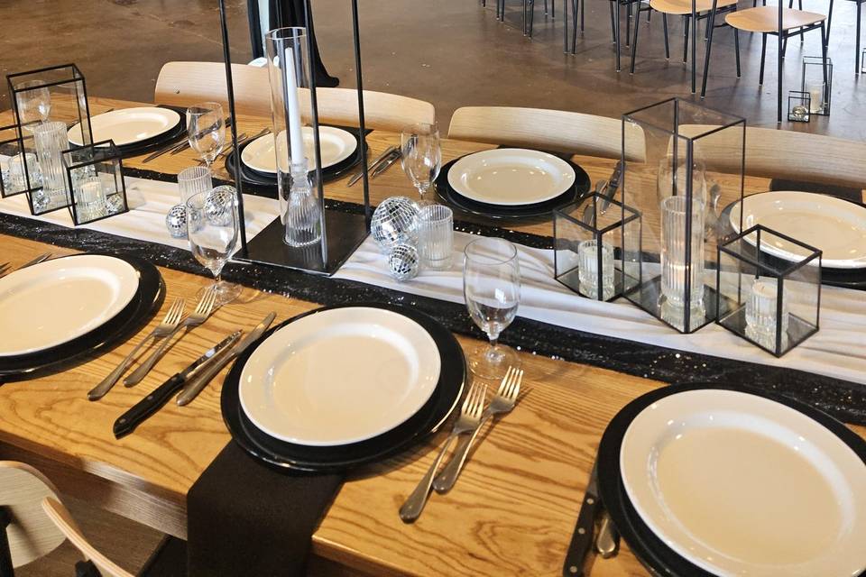 Elevated table centerpiece