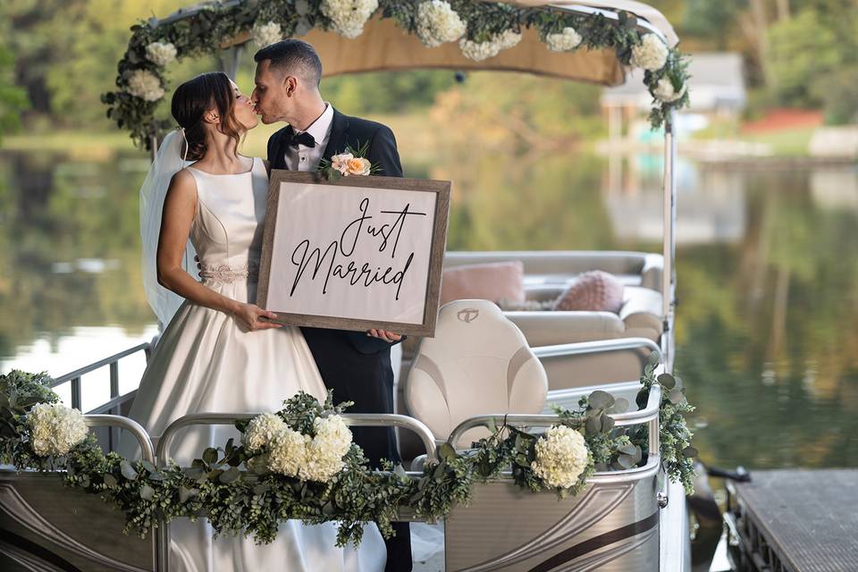 Pontoon boat decor