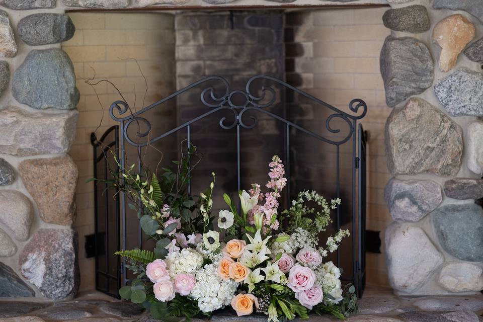 Long and low centerpiece