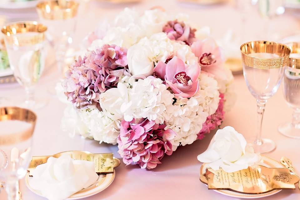 Table setting and floral decor