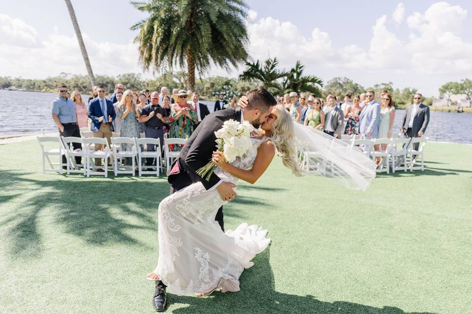 Grace River Resort Kiss