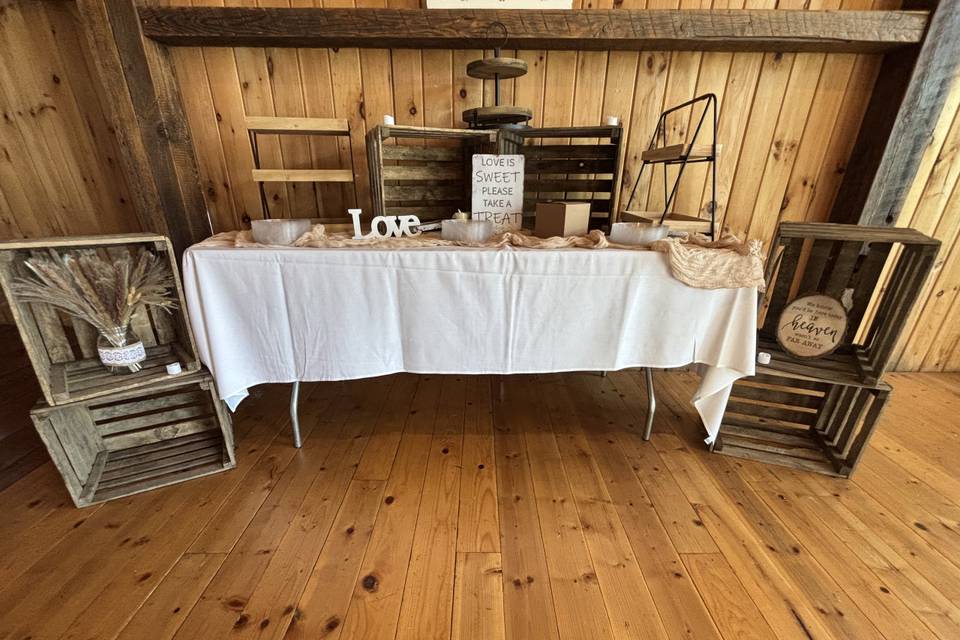Cake table