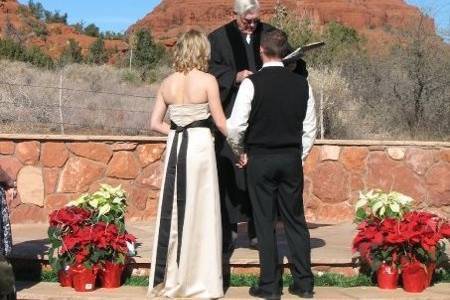 At Red Agave Resort, you will have the beautiful views of Bell Rock and Courthouse Butte as the backdrop to your wedding.