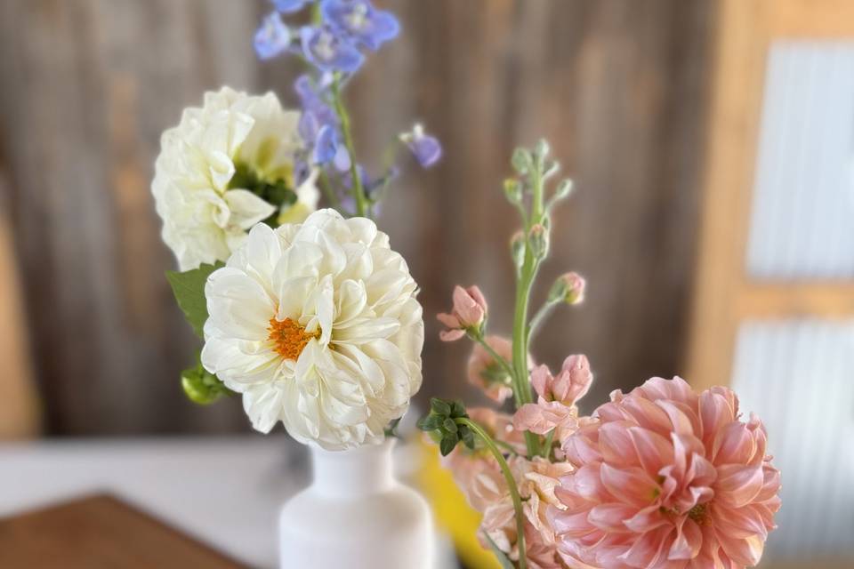 FOCAL FLOWER