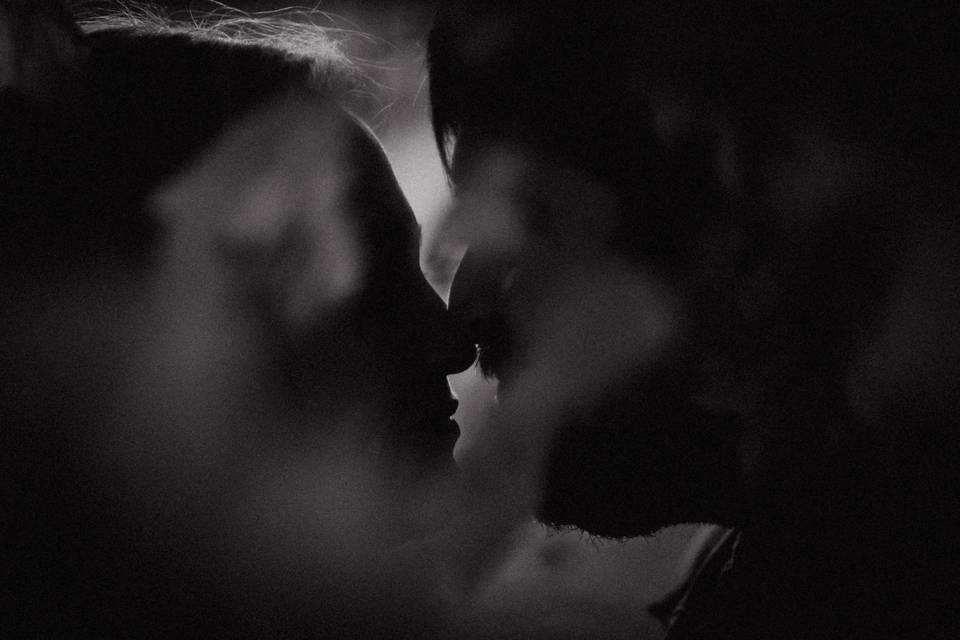 Black and White Kiss