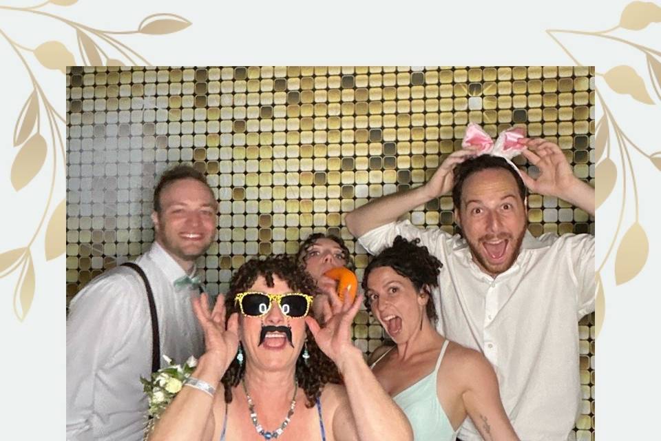 Visual Vibes Photo Booth