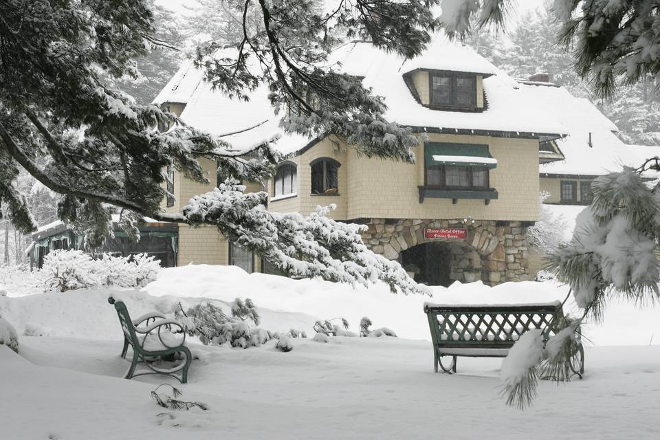 Stonehurst Manor in the snow