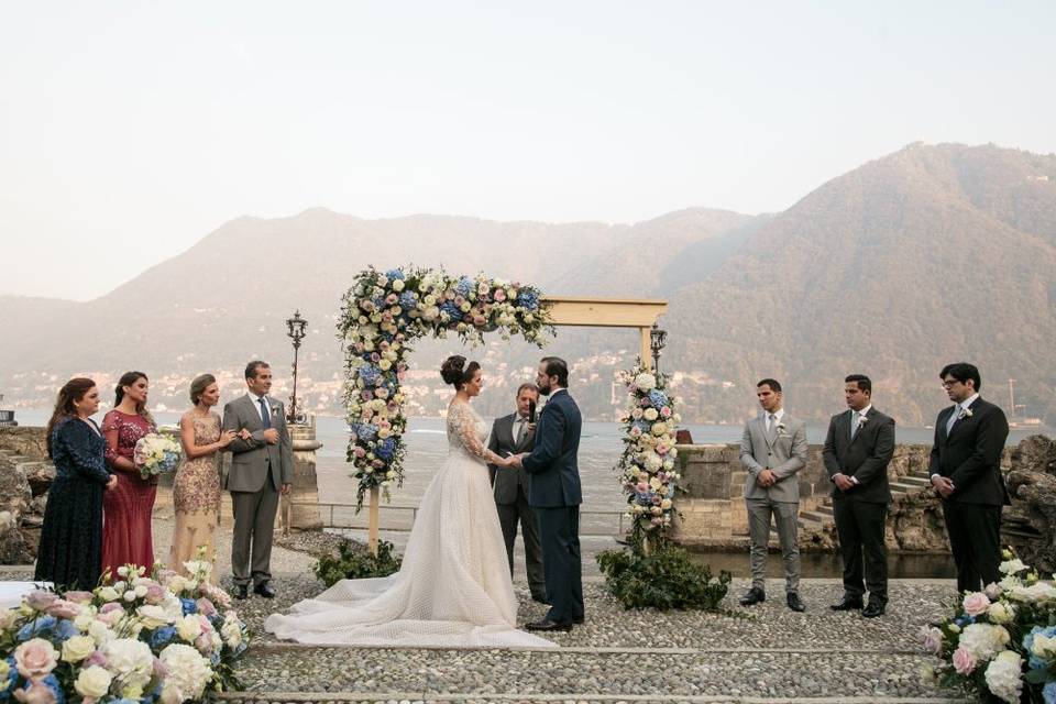 Outdoor ceremony Lake Como