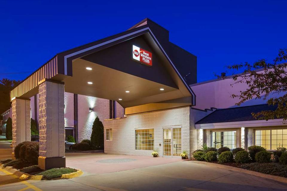 Best Western PLUS Longbranch Hotel & Convention Center