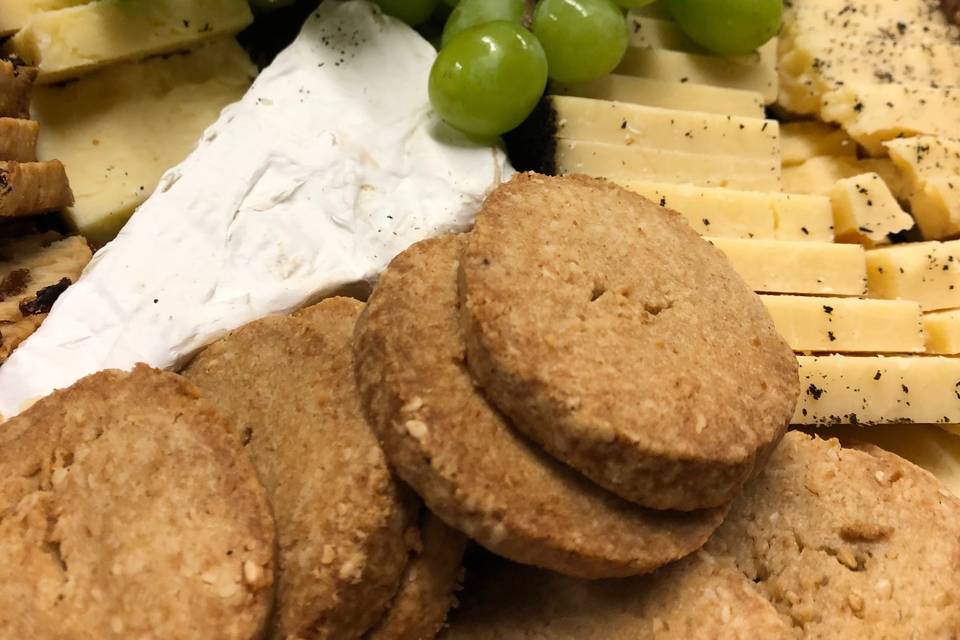 Chees and Homemade Crackers