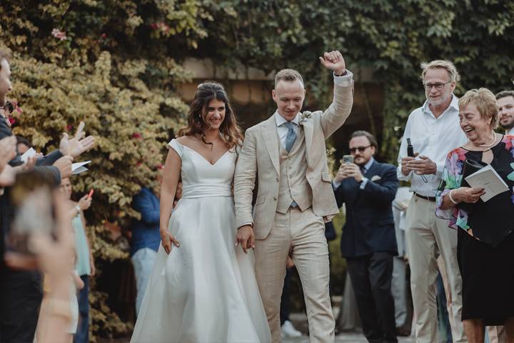 Newlywed entrance