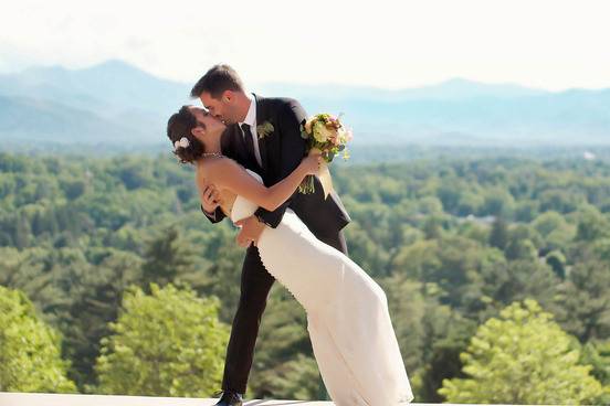 Couple kiss by the beautiful scenery