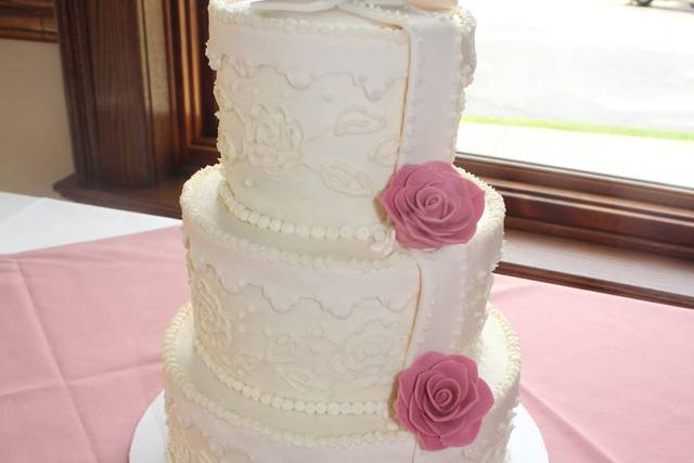 Cakes by Michele LLC Wedding Cake Marcellus NY WeddingWire