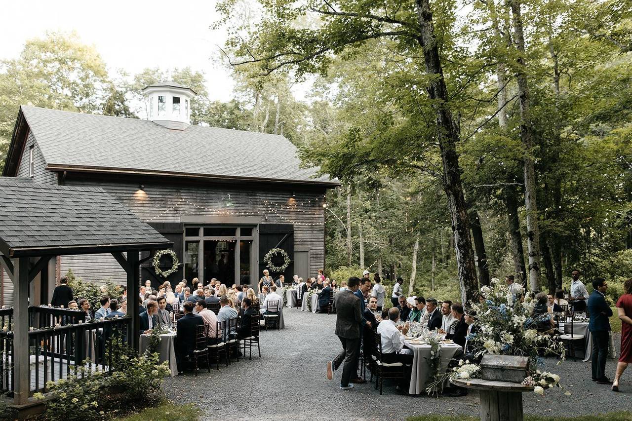 The Roxbury Barn And Estate Venue Roxbury Ny Weddingwire 