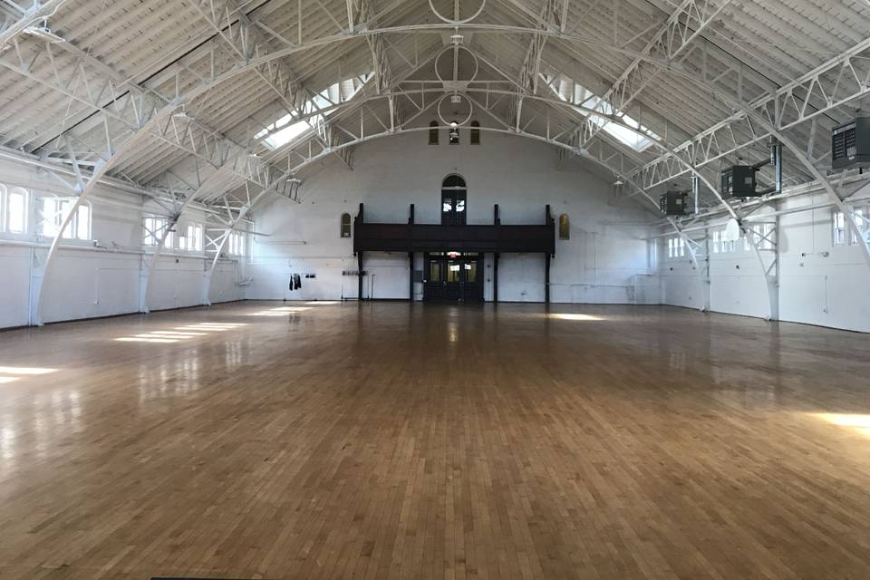 11,000 sf newly refinished floors