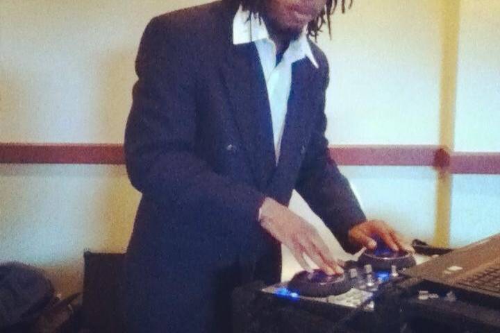 The DJ of SenojY Entertainment