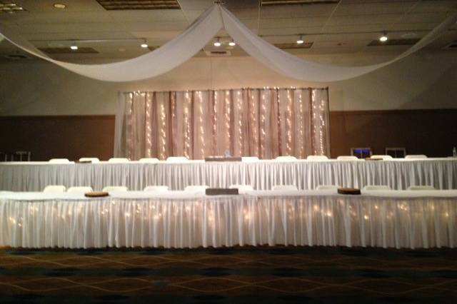 Long table setting