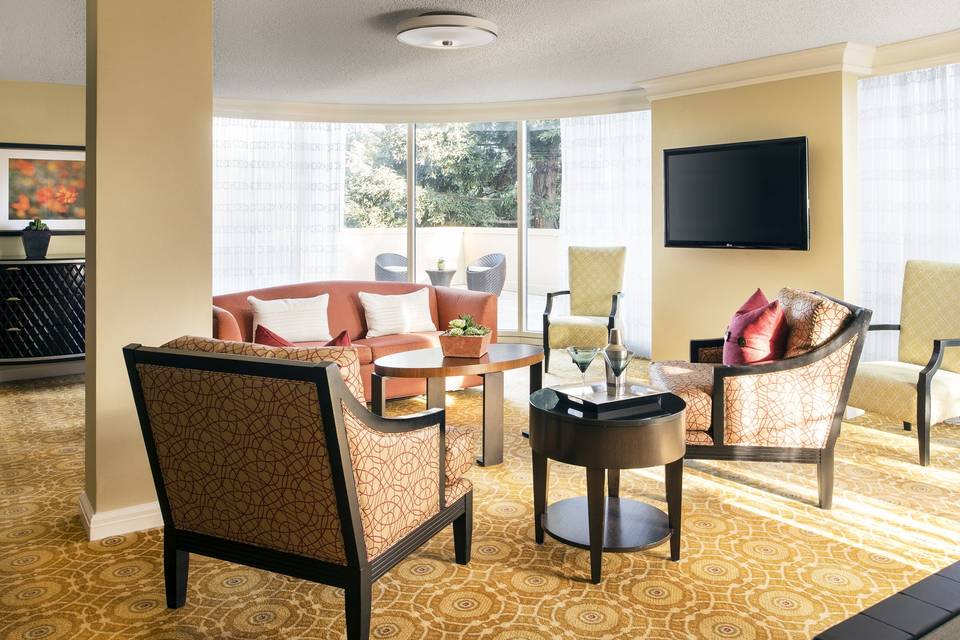 Our hospitality suites are perfect for large groups, bridal suites and post-wedding hangouts.