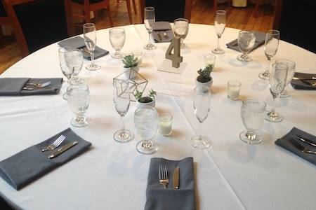 Round table setting