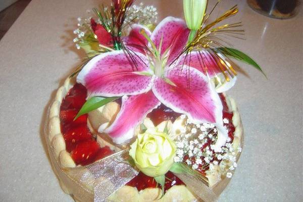 This cheesecake was used for a small bridal shower.More pictures of wedding cheesecakes to come.