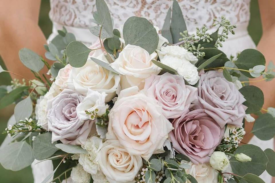 Mauve bridesmaid bouquet