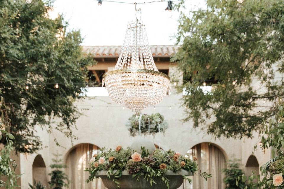 Romantic - Serra Plaza