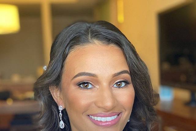 Https://themakeupteam.us