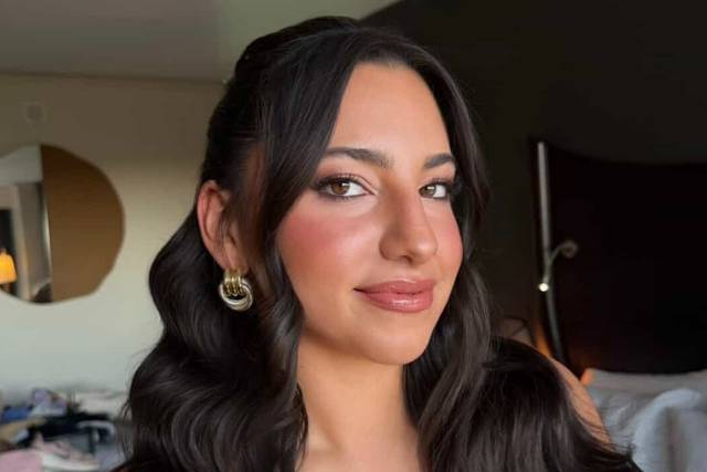 Https://themakeupteam.us