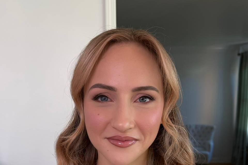Https://themakeupteam.us