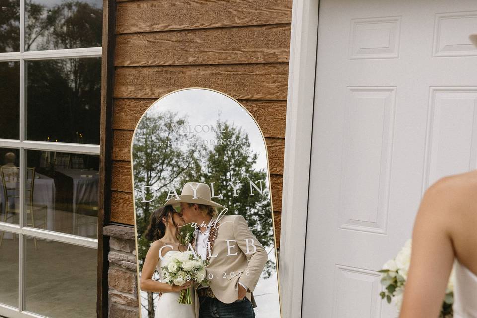 Outdoor bride/groom photos