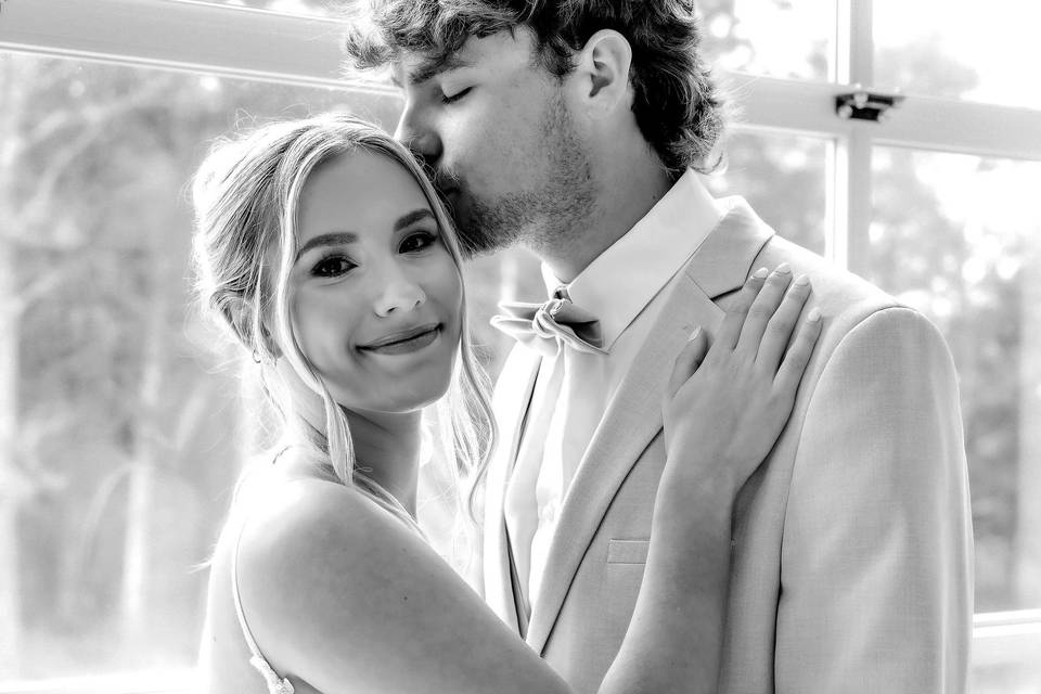 Romantic wedding portraits at