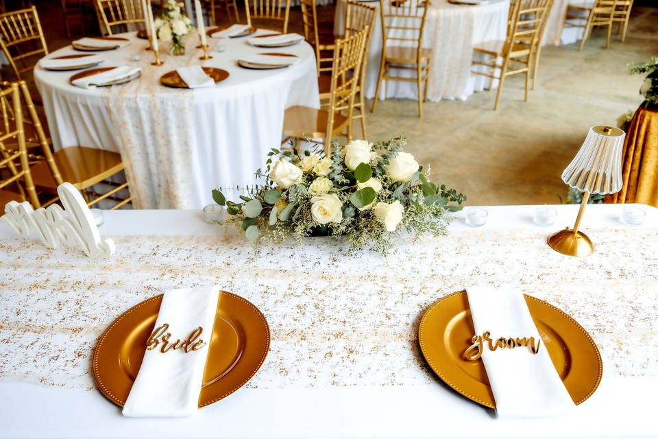 Elegant sweetheart table setup
