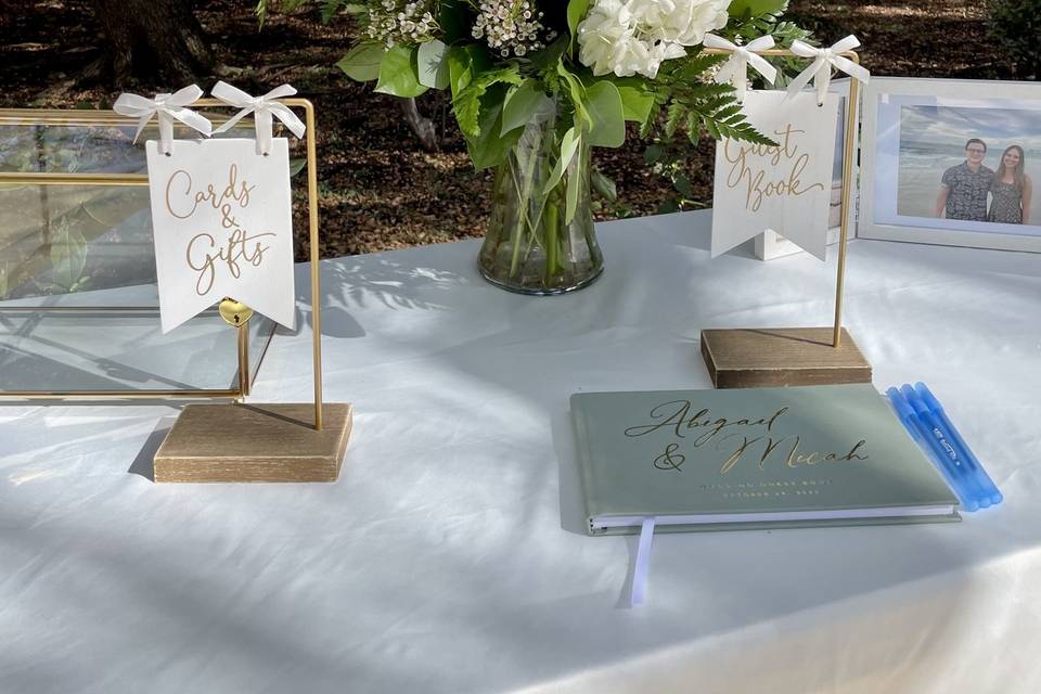 Cake & Gift Table
