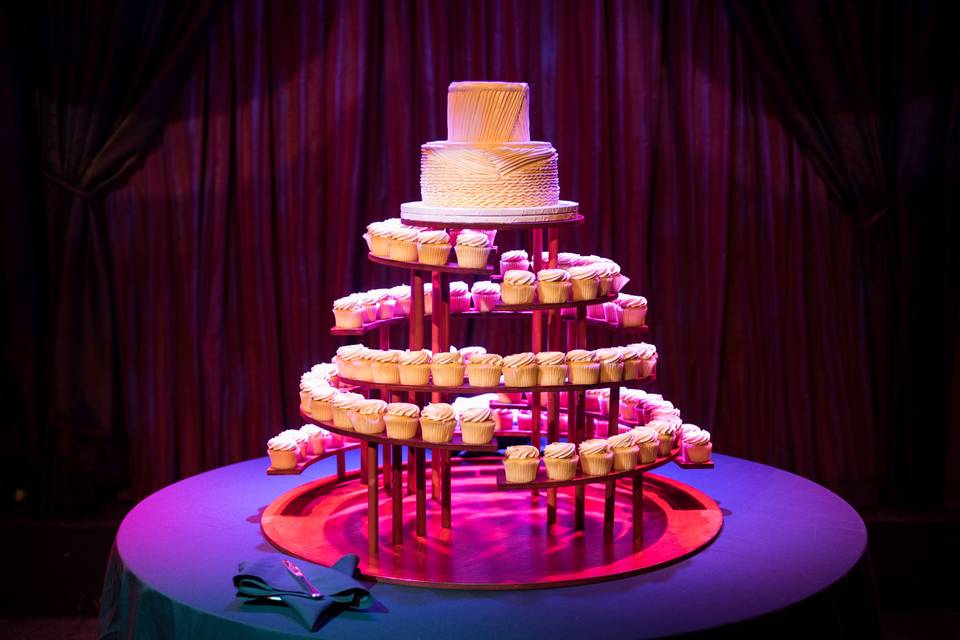 John crafted this awesome custom cake stand for he and Julie's wedding reception at the House of Blues!